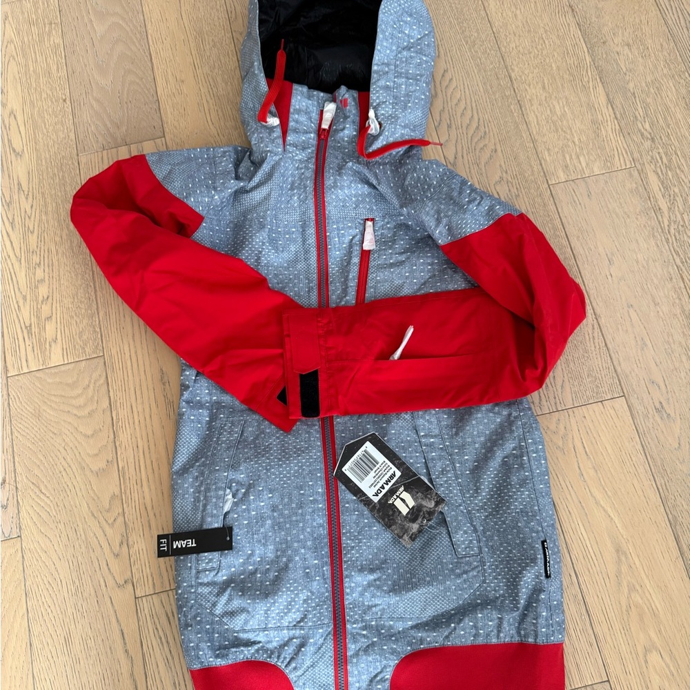 Armada snow jacket size xs
